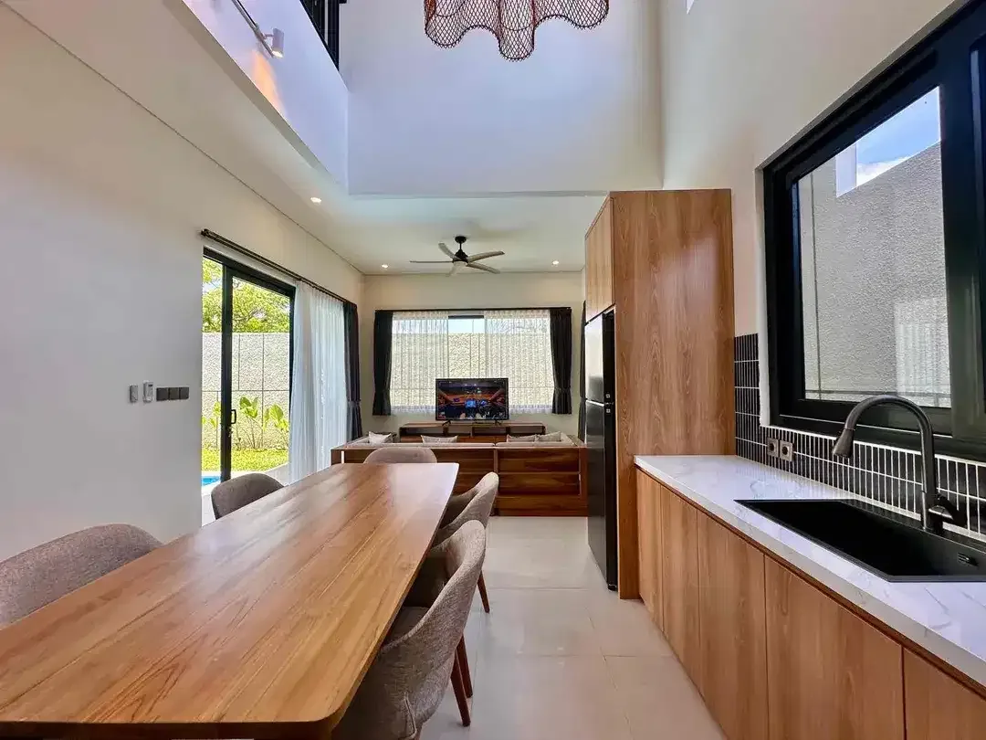 BRAND NEW 3 BEDROOMS MINIMALIST MODERN TROPICAL STYLE  QUIET ARE LOCATION AT MUNGGU - Image 10 of 10