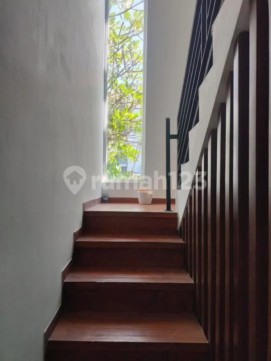 Rumah 3 Kamar Furnished di Kerobokan Badung - Image 2 of 4