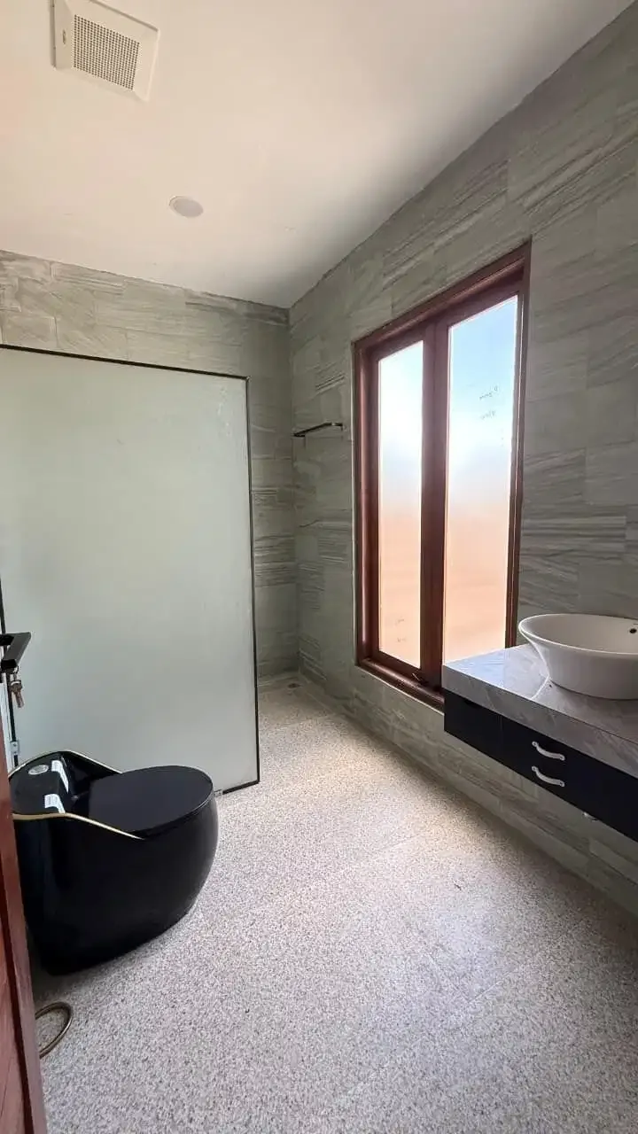 DIJUAL VILLA OCEAN VIEW 2 LANTAI + ROOFTOP – UNGASAN, BALI - Image 5 of 10