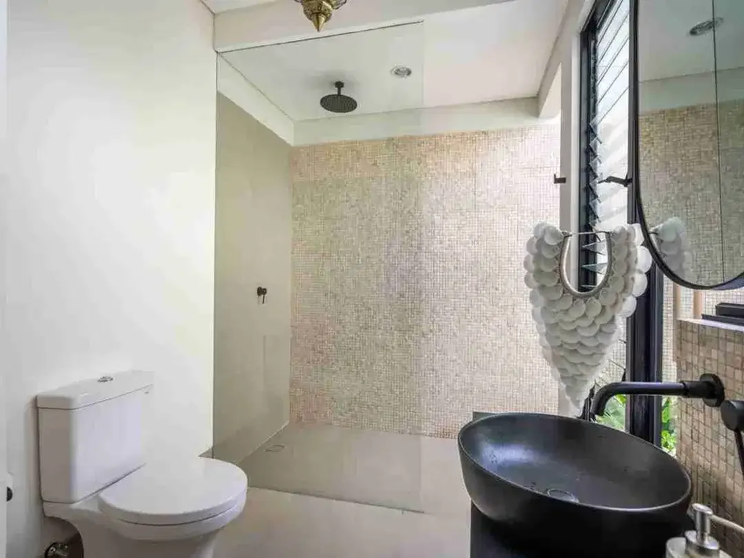 dijual villa modern lantai 2 lokasi sanur - Image 2 of 9