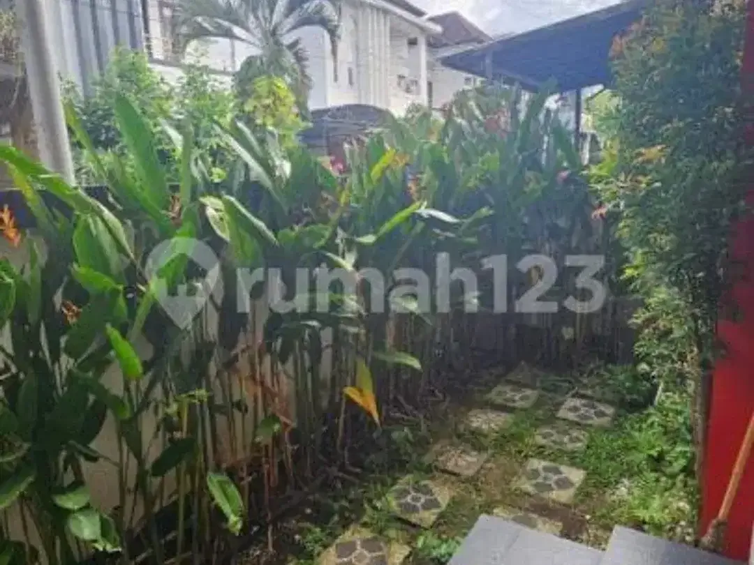 Rumah 2 Lantai Fully Furnished Padangsambian, One Gate Sistem Aman 24 Jam - Image 10 of 10