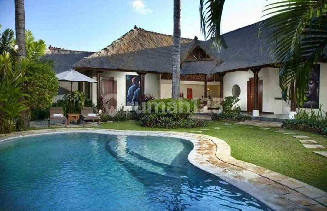 Villa Dijual Lokasi Jimbaran - Image 1 of 4
