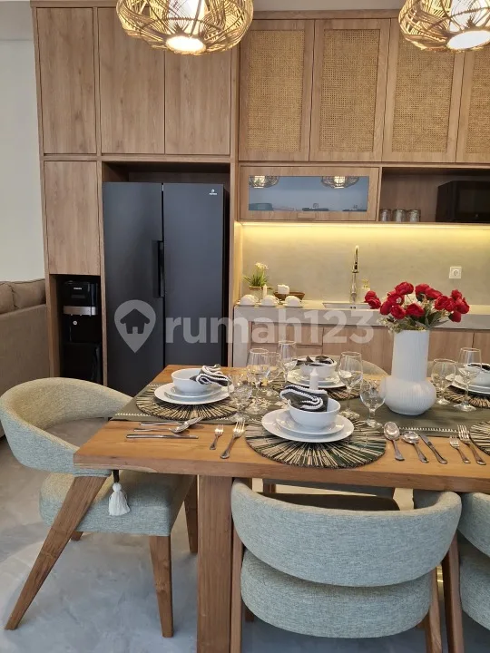 Investasi Cerdas di Villa Mewah Baru - Lingkungan Elite, Harga Istimewa - Image 1 of 4