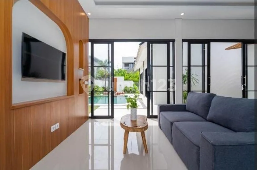 Disewakan tahunan Villa di Canggu, Badung dekat ke pantai - Image 2 of 4