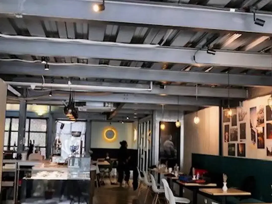 Ex-Café Space For Rent In Strategic Jimbaran Location Near Airport - Image 3 of 10