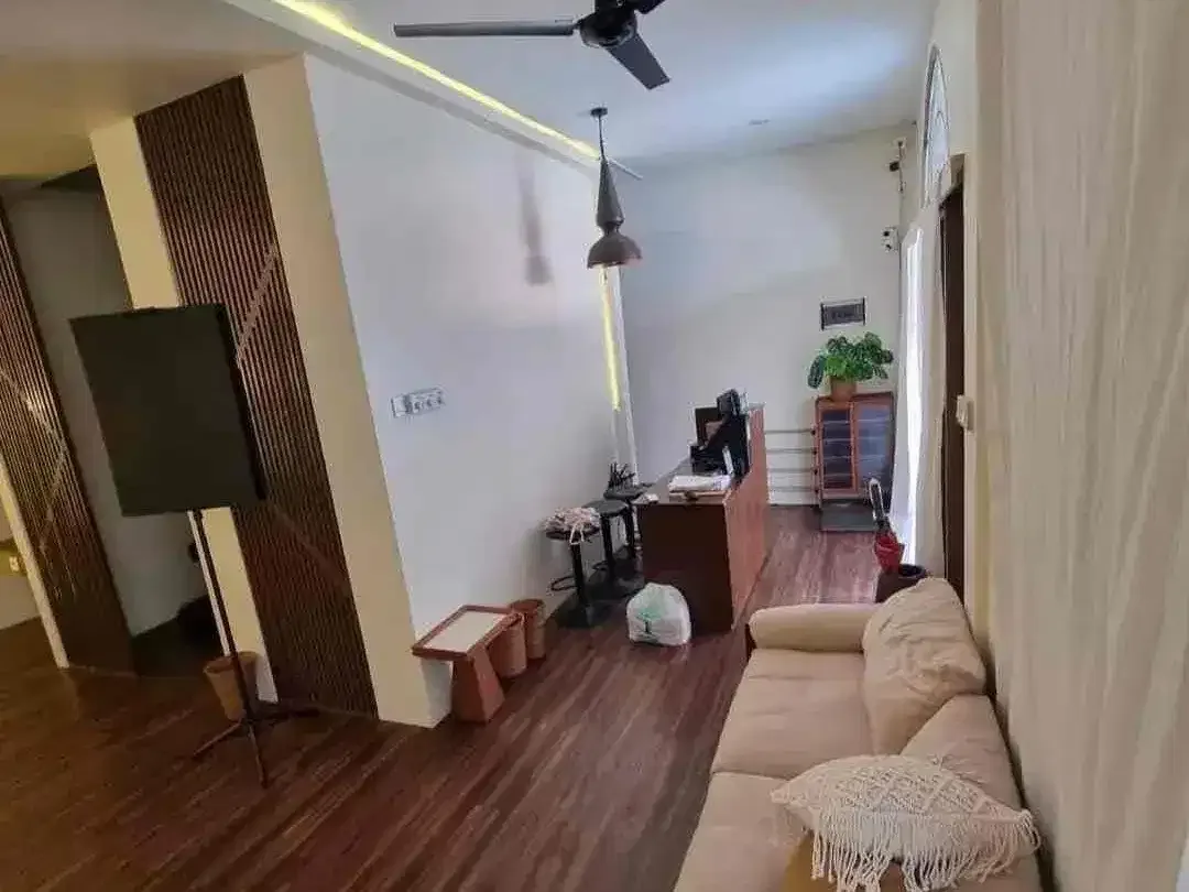 SEWA ruko furnished  SIAP PAKAI LANTAI 2 KEROBOKAN - COCOK SALON SPA - Image 4 of 8