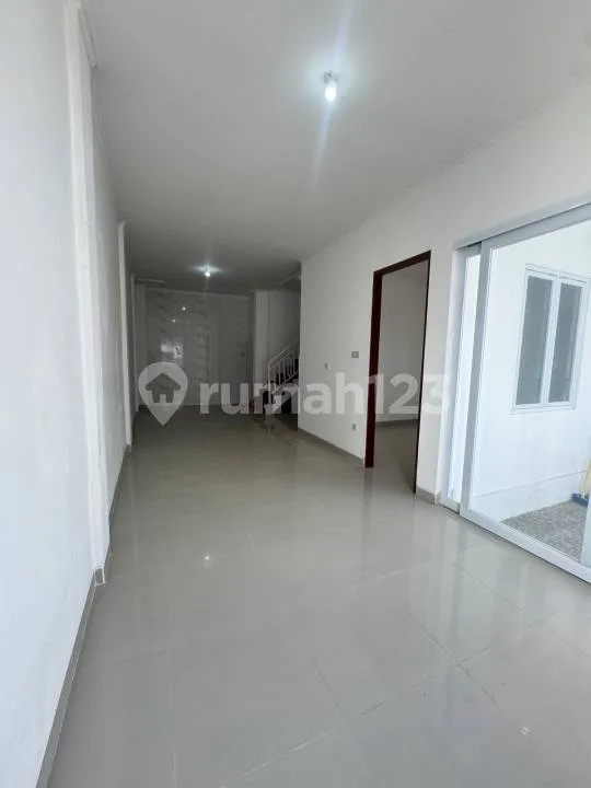 Disewakan Rumah 2 Lantai Strategis di Abianbase - Image 4 of 4