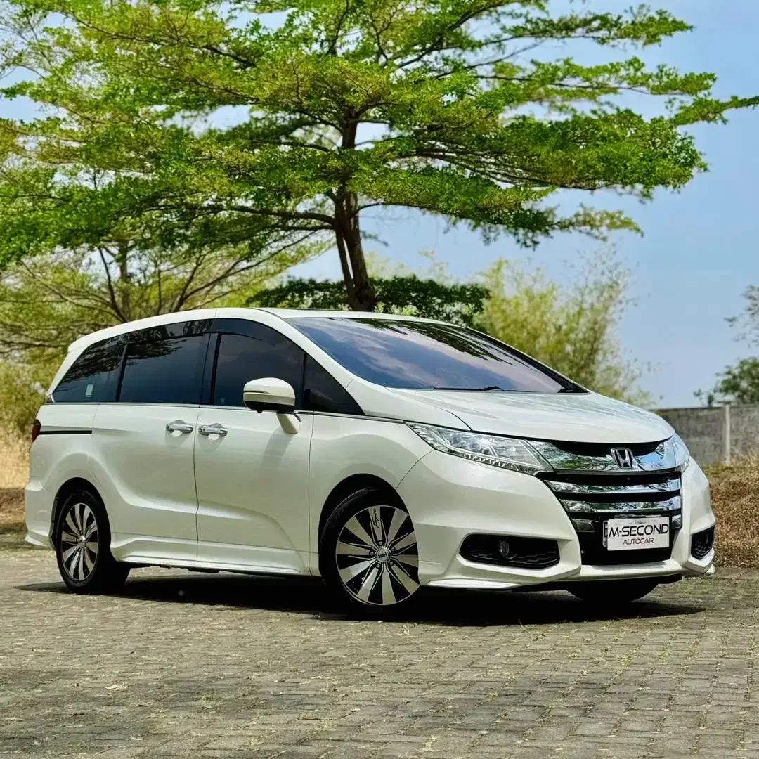 Honda Odyssey E 2.4 CVt 2016 - Image 2 of 10