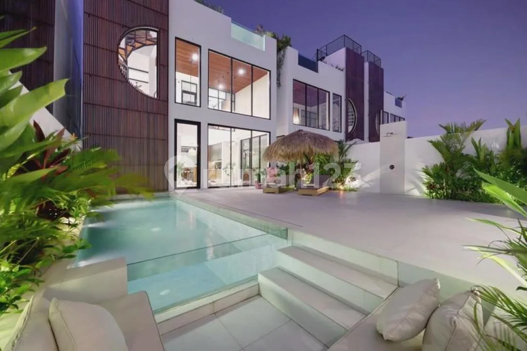 Leasehold - Designer 3 BR Villa With Dual Pools, Private Sauna & Ocean View Rooftop In Pererenan, Bali - Image 2 of 4