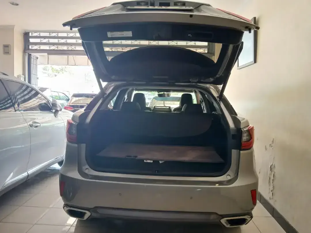 Lexus RX200T Luxury 4X2 17Abu-abu Metalik, matic - Image 7 of 10