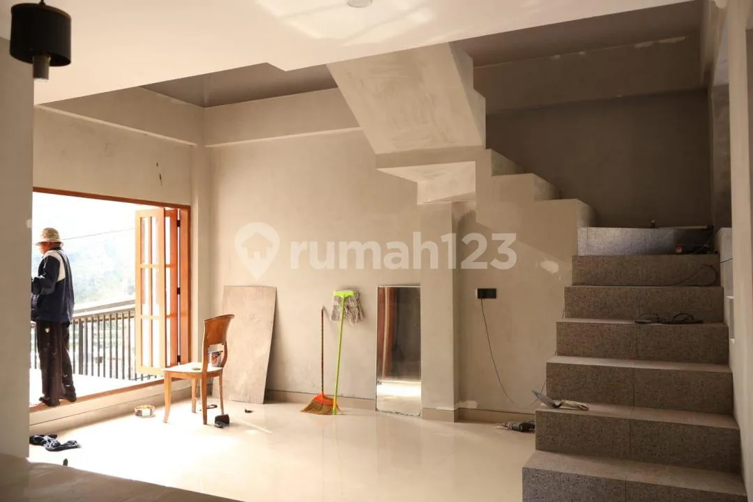 Dijual Rumah Lantai 2 Baru - Kesiman, Denpasar Timur - Image 1 of 4
