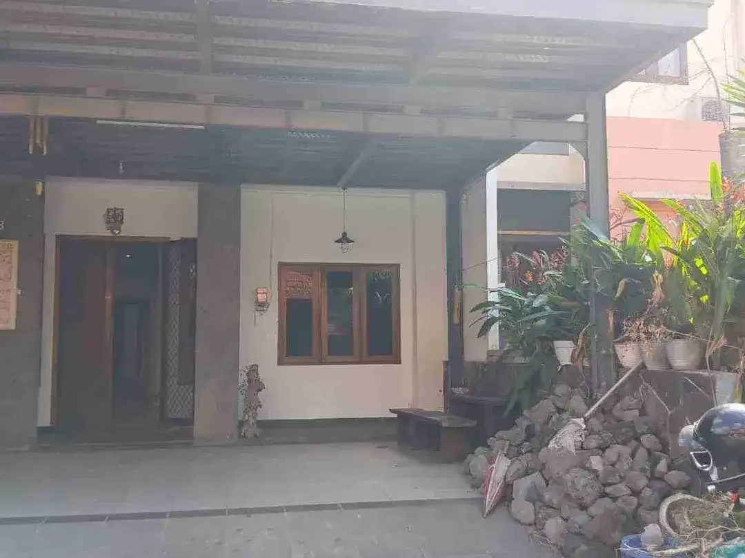 Rumah Dijual, 2 Lantai, 3Kt 3Km, SHM, Gatot Subroto Denpasar, One Gate Security. - Image 2 of 9