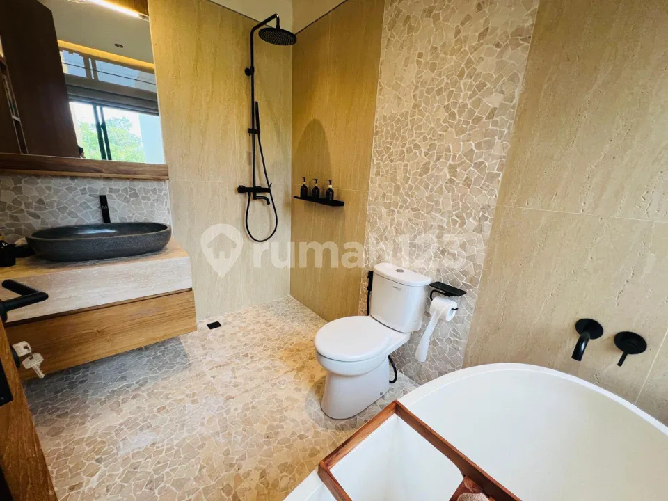 Villa Modern Minimalist Strategis Dekat Pantai - Image 3 of 4