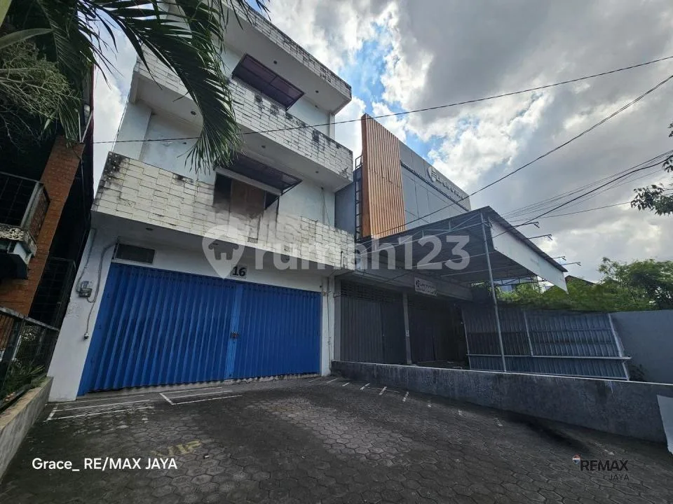 Ruko 3 Lantai 2 Menit ke Pizza Hut Dijual, di Denpasar Barat - Image 1 of 4