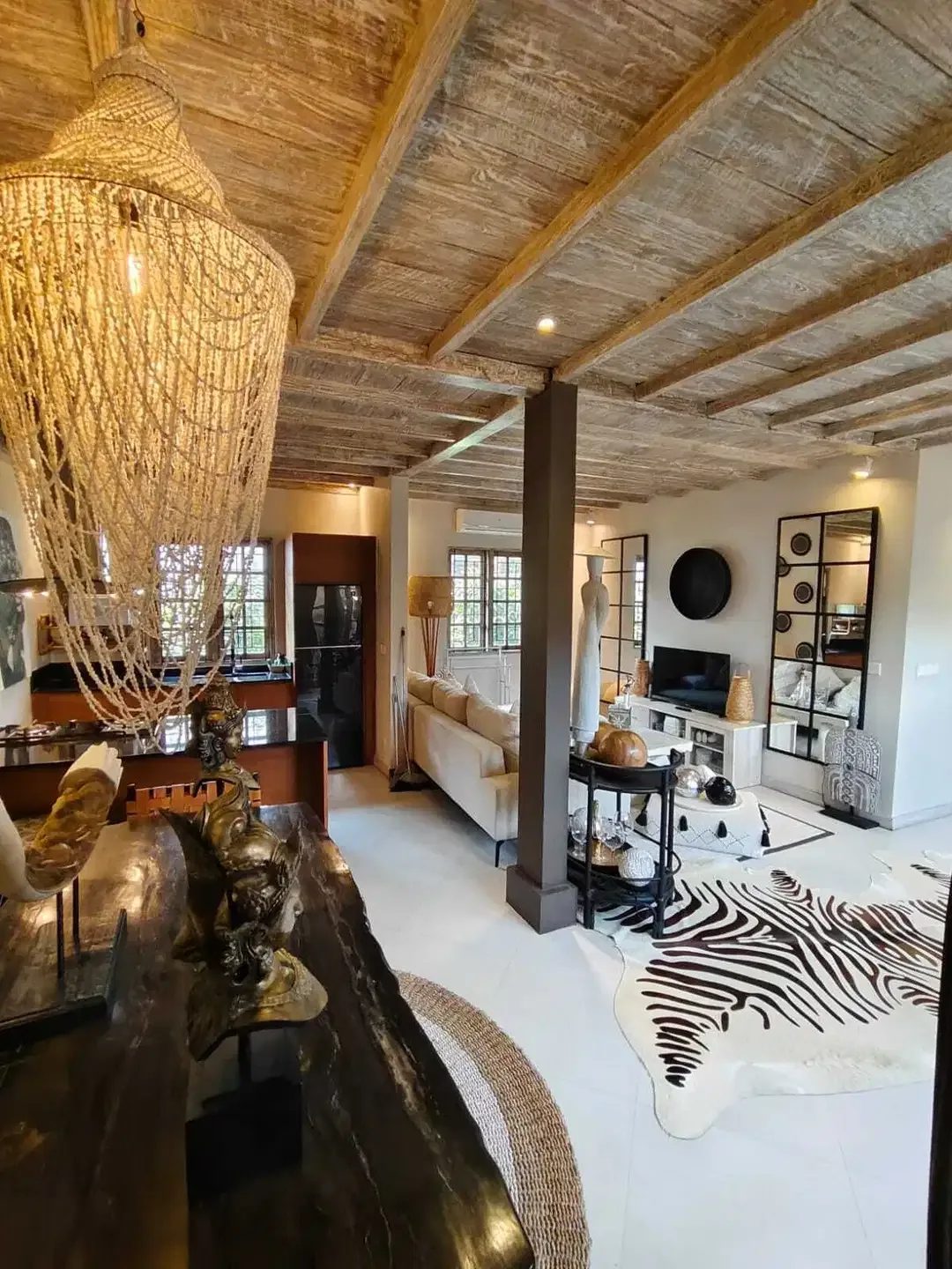 FOR SALE VILLA FULL FURNISHED LOKASI BAGUS DI SEMINYAK - Image 8 of 10