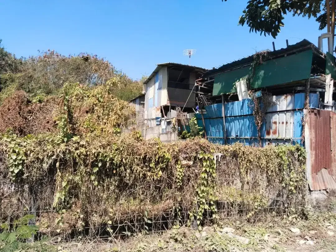 Dijual Tanah Komersil Lingkungan Ramai dan Strategis Cocok Dibuat Kos atau Tempat Komersil Lainnya - Image 5 of 10
