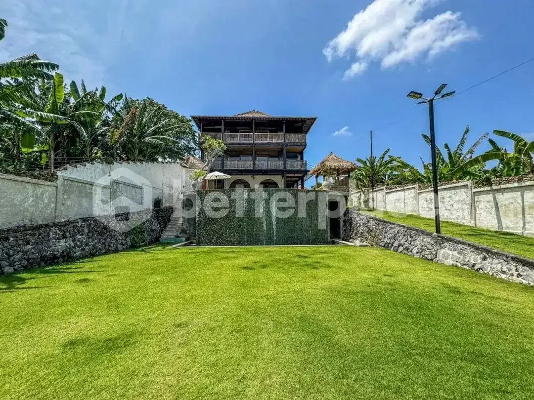 Grand Seven-Bedroom Villa Sanctuary Between Umalas and Canggu Offering Exceptional Space and Investment Value - Image 6 of 10