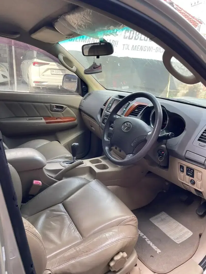 For sale Toyota Fortuner 2009 TRD G type - Image 7 of 9