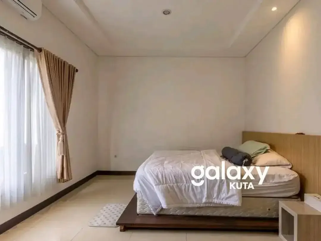 DIJUAL RUMAH SEMI VILLA FULL FURNISHED DI TUKAD BALIAN RENON DENPASAR - Image 4 of 5