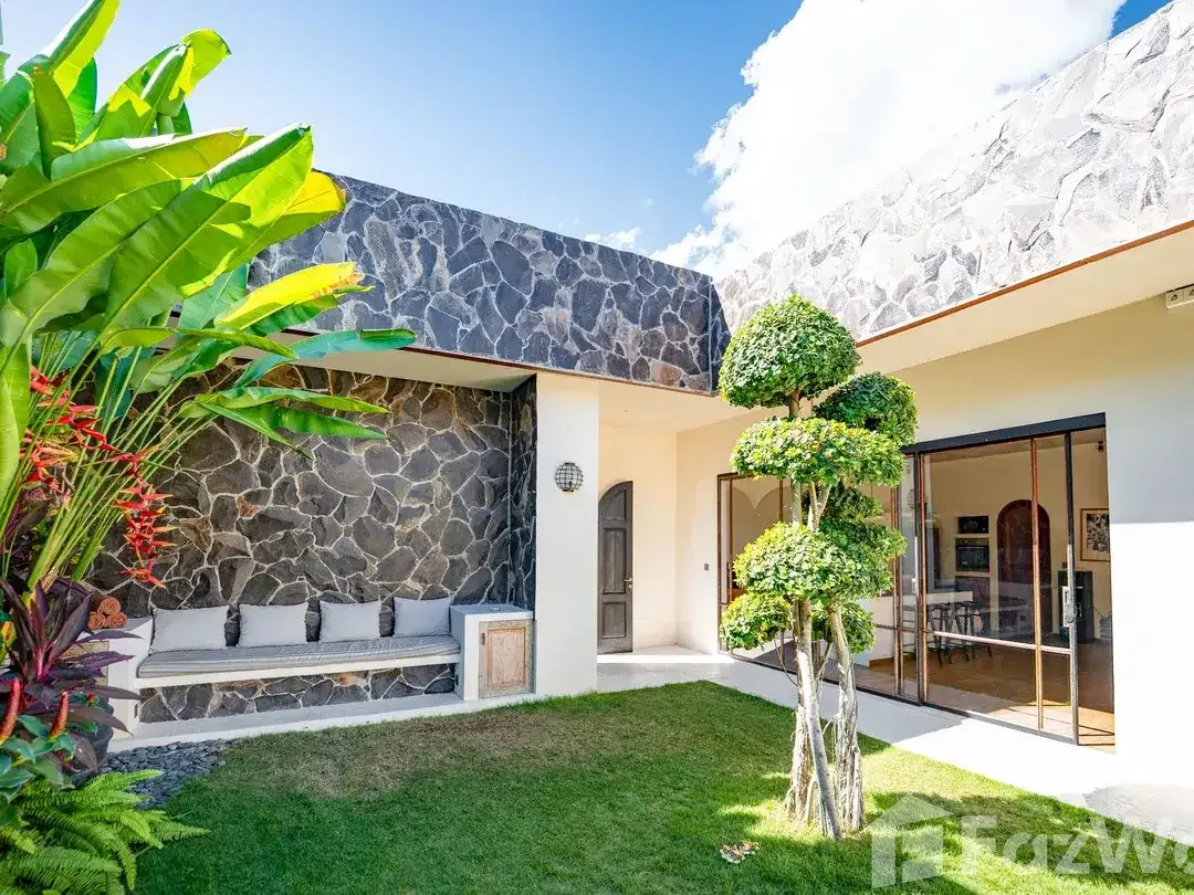3 Bedroom Villa for sale in Kerobokan, Bali - Image 3 of 10