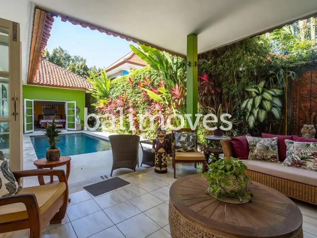 Dijual: Vila Empat Kamar Tidur yang Memukau dengan Status Hak Sewa di Area Pantai Sanur - Image 9 of 10