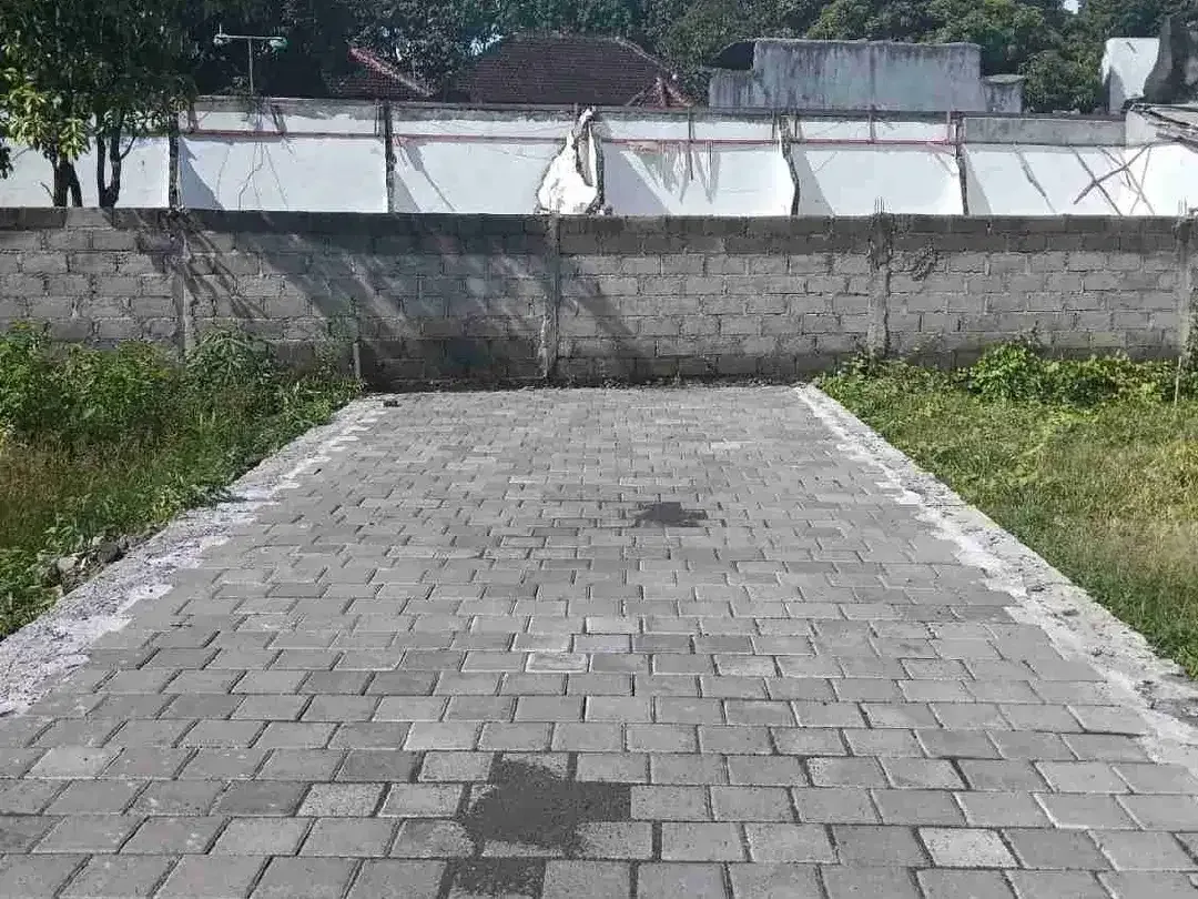 Tanah Luas 3Ara/300m² Zona Kuning Lokasi Jl Batur Sari Sanur area Investasi Usaha atau untuk Hunian.s - Image 2 of 3