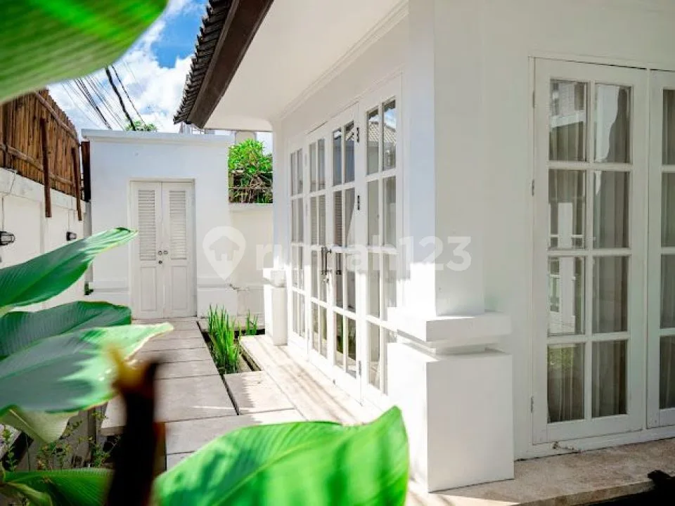 Luxury villa in seminyak , walking distance to the beach - Image 3 of 4