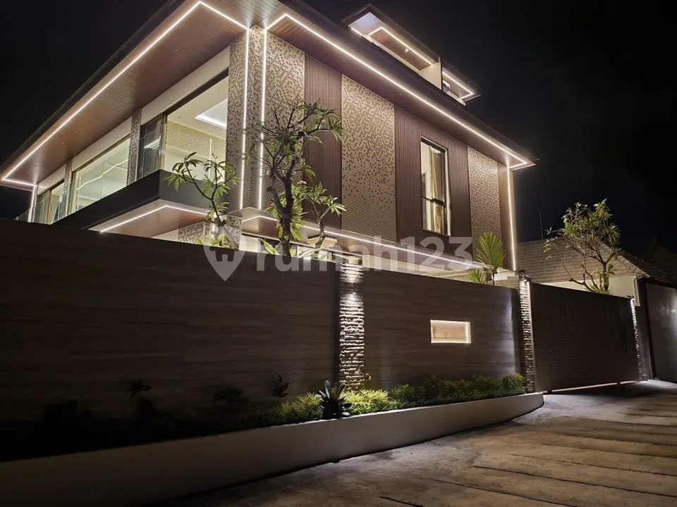 Brand New Luxury Villa With Spectacular Ocean & City View, Pecatu - Image 1 of 4