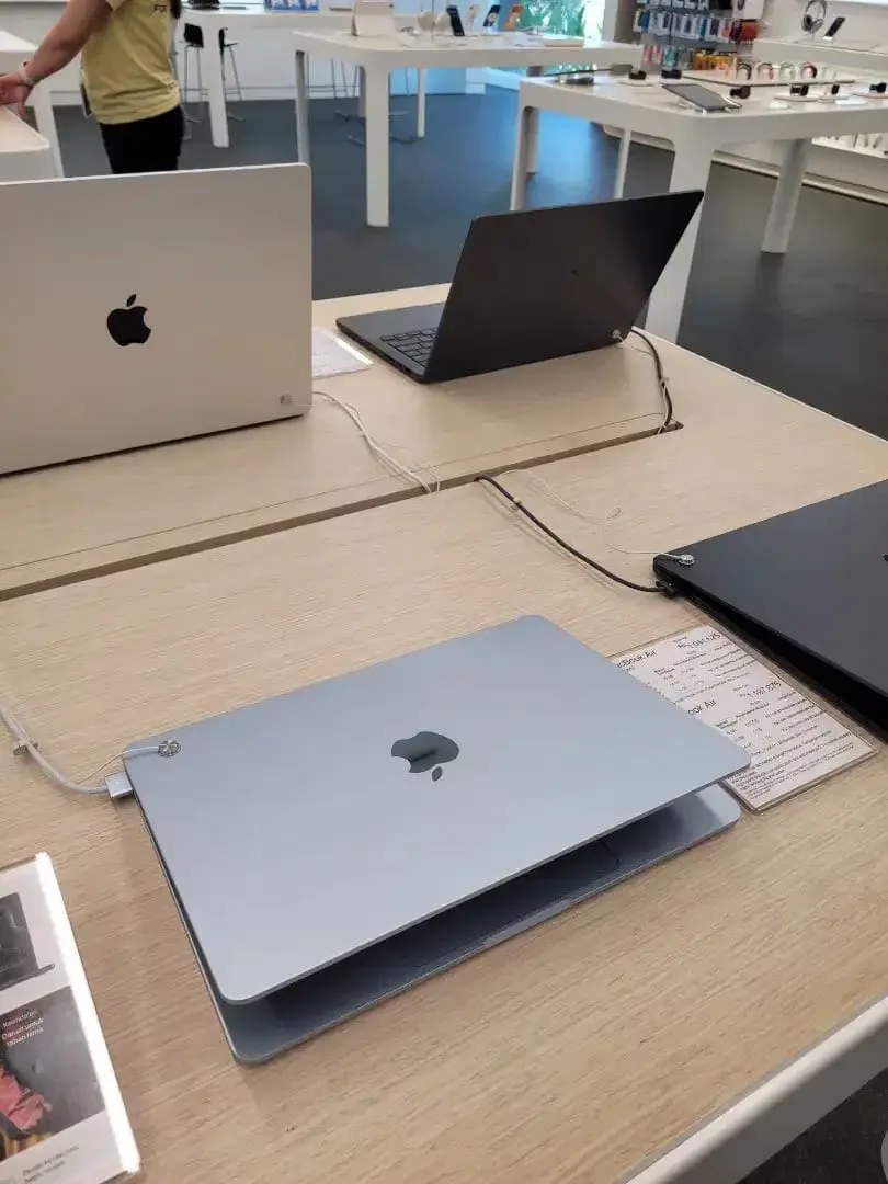 Ready MacBook Air M5 15 inci bisa kredit tanpa DP tanpa biaya admin - Image 2 of 3