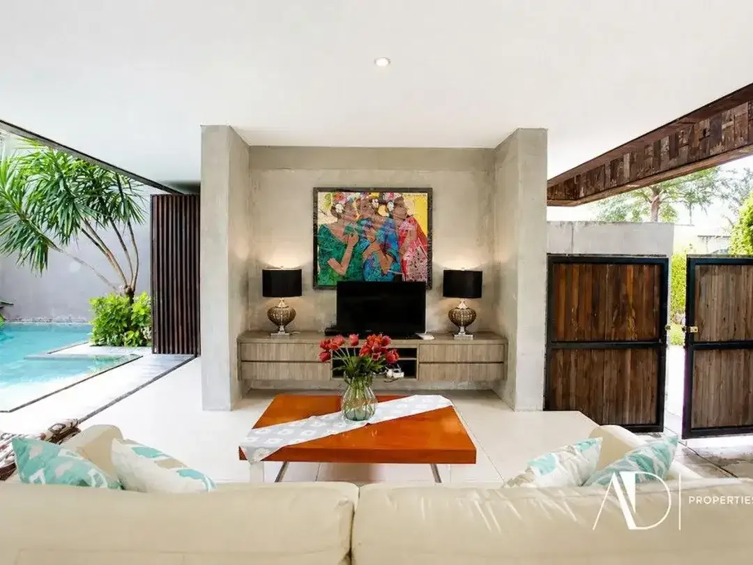 FREEHOLD | CONTEMPORARY TROPICAL 3-BEDROOM VILLA IN BERAWA, CANGGU - Image 7 of 10