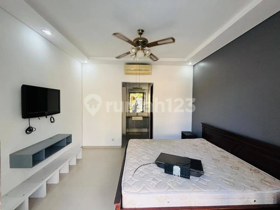 Villa Bangunan Baru Lingkungan Aman Nyaman Strategis di Seminyak - Image 3 of 3