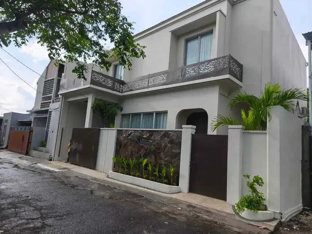 Di jual Rumah Mewah Full Furnish Jimbaran Area deket Purigading - Image 1 of 10
