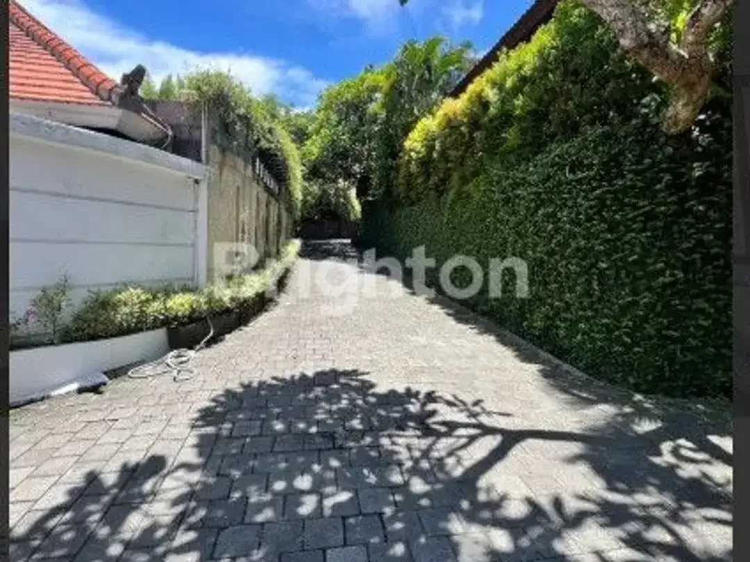 PRICE DROP, BEST DEAL - BEAuTIFUL 3 BDR VILLA SHORT DRIVE TO FINNS BEACH & ALL AMENITIES @BERAWA CANGGU - Image 8 of 8