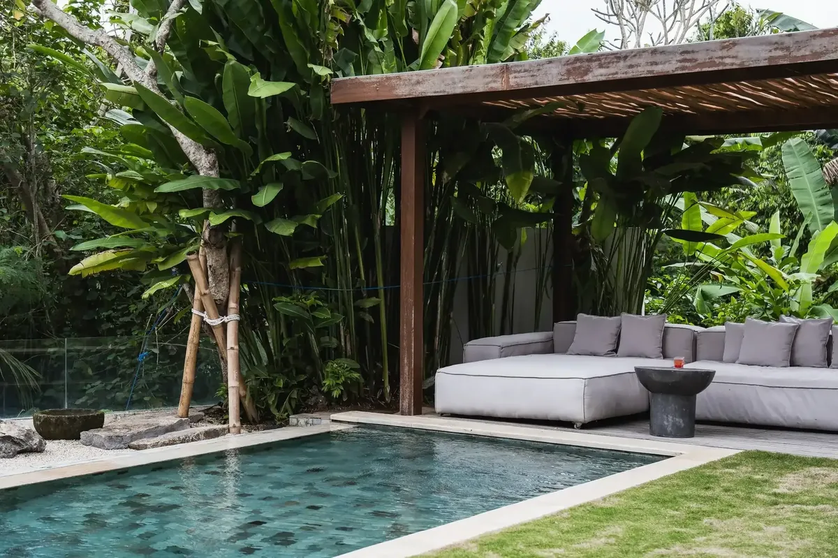 Villa Bosque — Modern Tropical 5-Bedroom Villa with Garden Pool, Dalung (Canggu area) - Image 5 of 6
