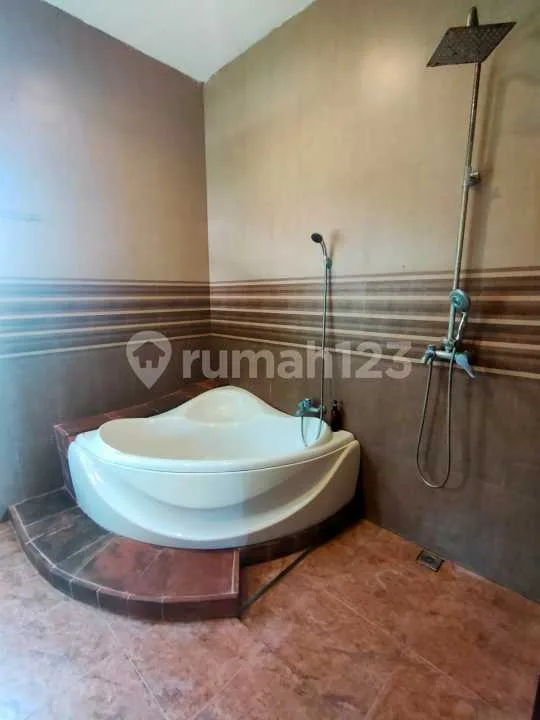 Villa Joglo Fully Furnished With Big Garden Near Balangan Beach - Image 4 of 4