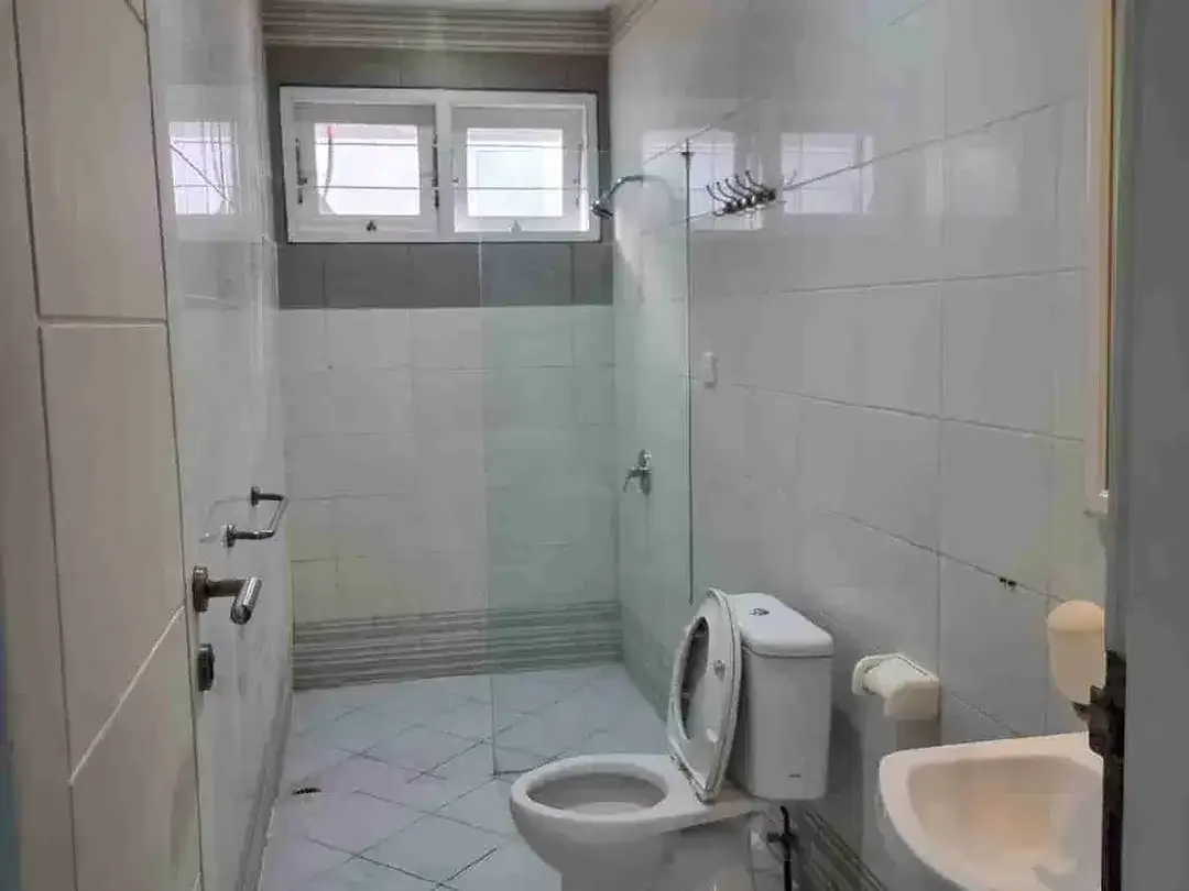 Disewakan Rumah 3 kamar di komplek perumahan area bypass - Image 4 of 7