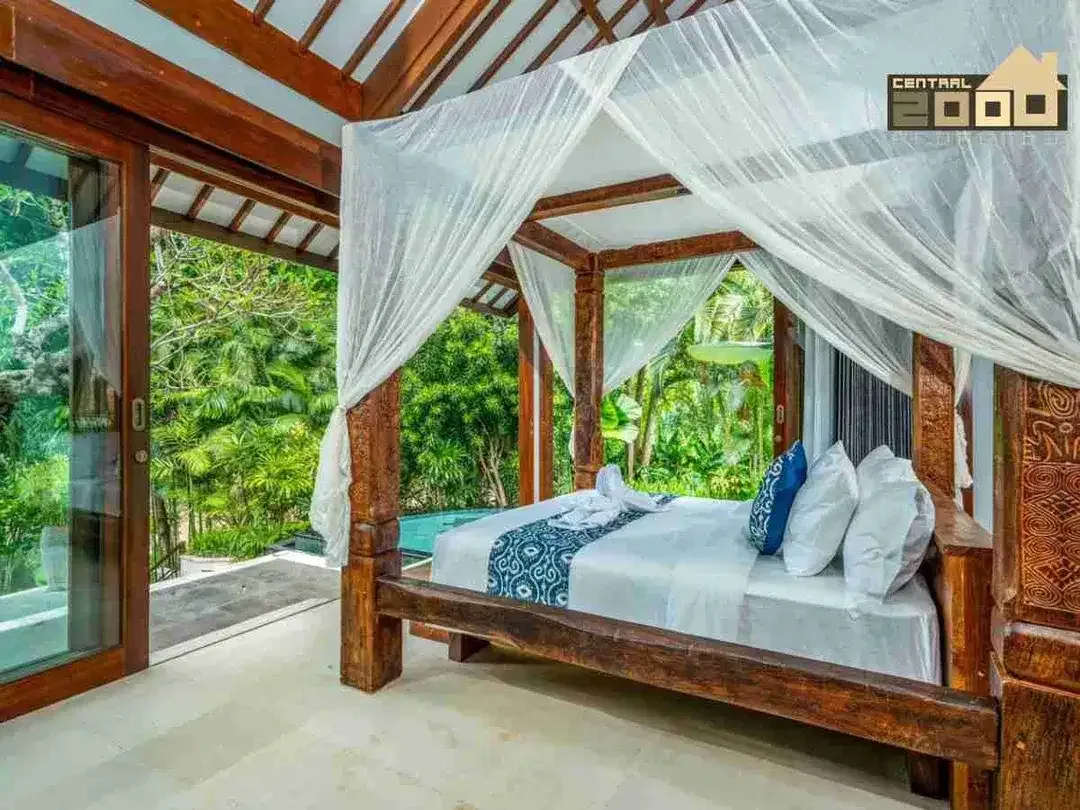 For Sale: Luxury Riverfront Villa Estate - Image 6 of 10