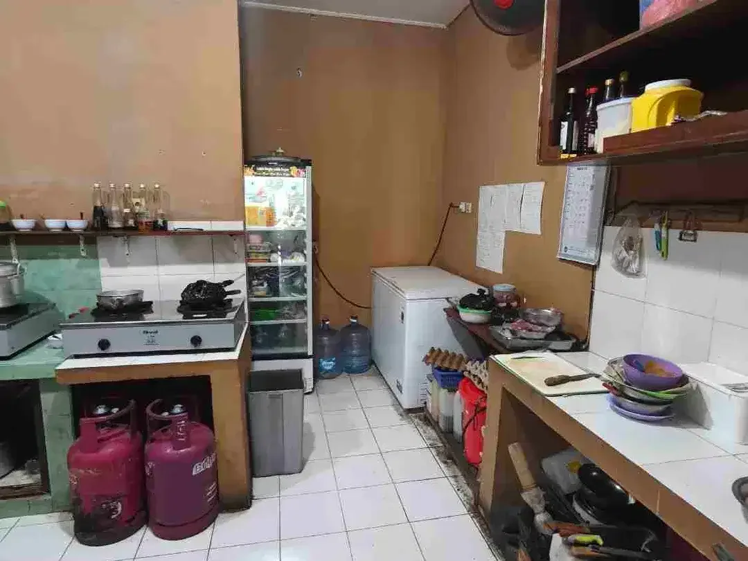 BUC over kontrak resto Masih operasi fully furnished strategis lingkungan villa bebas banjir - Image 5 of 10