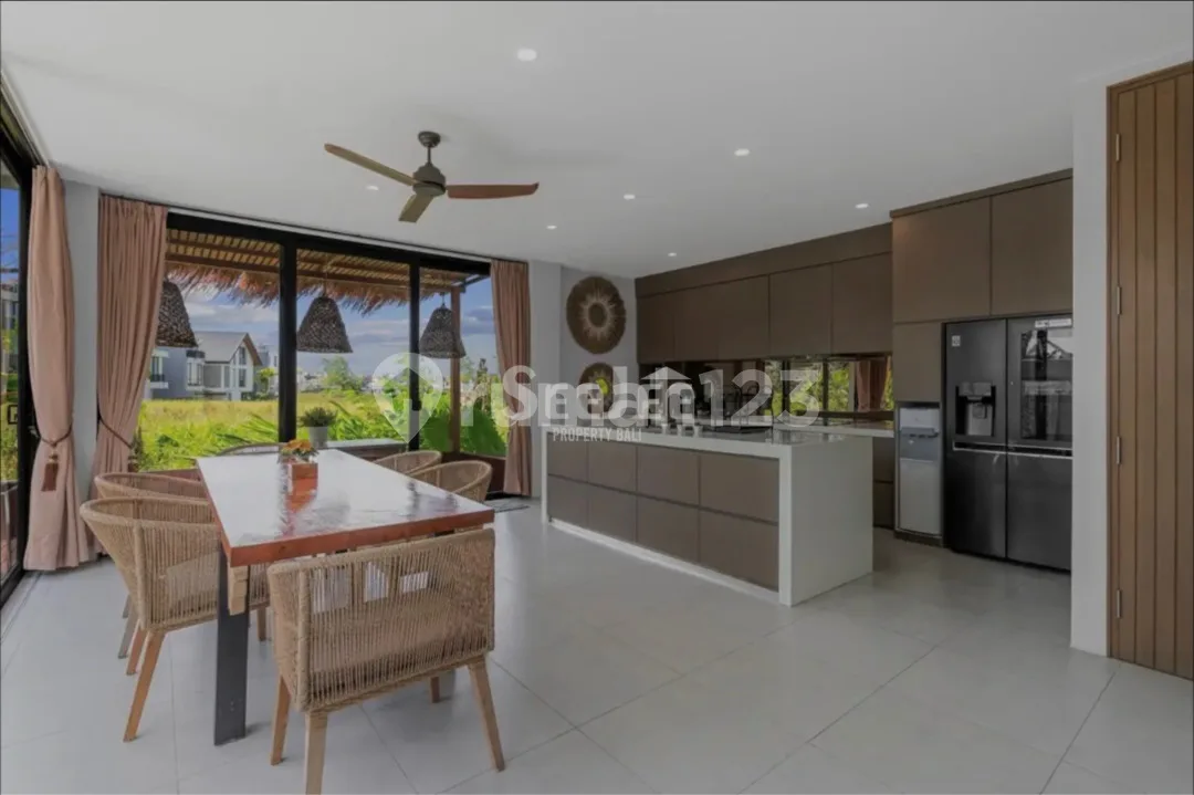 Villa Modern dengan 4 Kamar Tidur di Sentral Batu Bolong Canggu- Svlc002 - Image 3 of 4