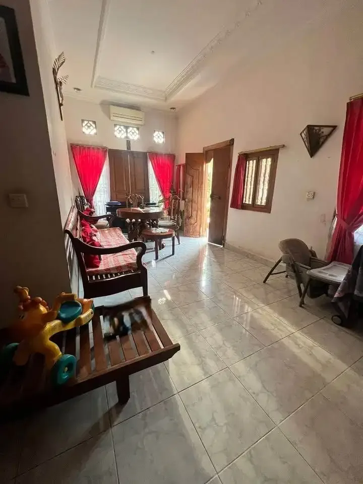 Rumah 2 Lantai Terawat Siap Huni di Denpasar Timur - Image 4 of 8