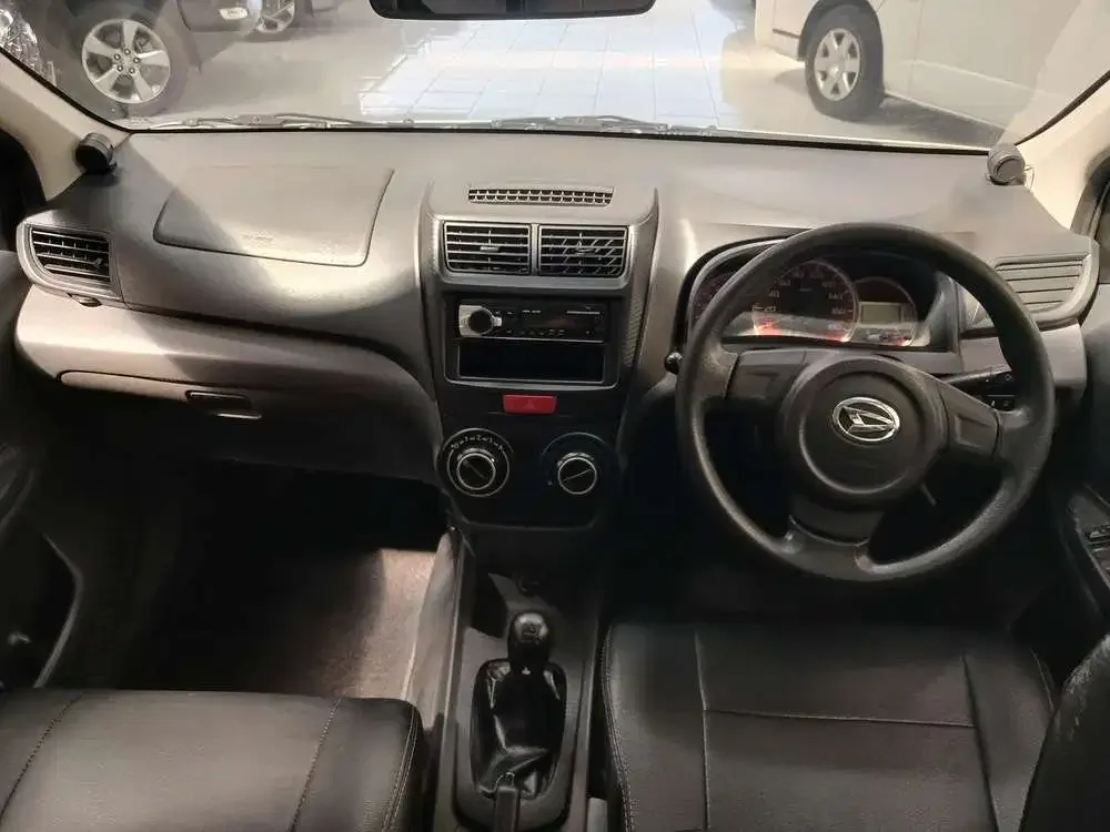 Daihatsu Xenia M 2014 Putih 1.0cc M/T - Image 6 of 8