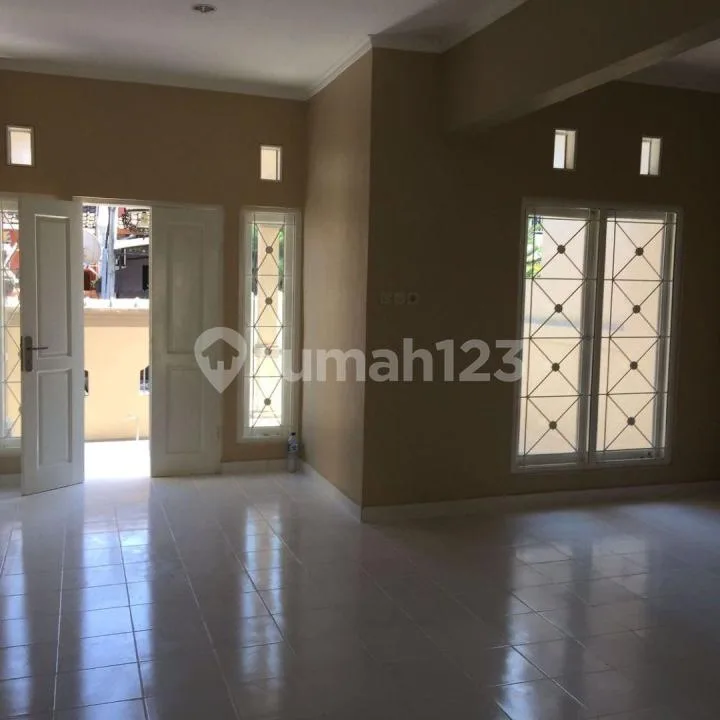 Rumah Strategis Dekat Imigrasi Taman Jimbaran Bali - Image 2 of 4