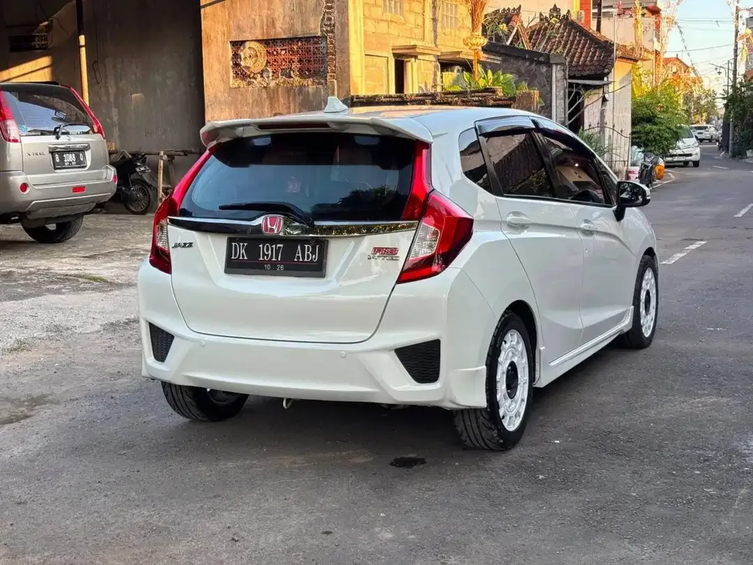 SIAP PAKAI! HONDA JAZZ RS AT 2016 - Image 6 of 10
