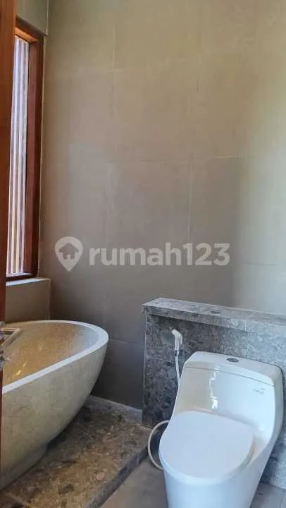 FOR RENT VILLA NEW 3 BR FURNISHED BEST LOCATION JIMBARAN DEKAT UNUD - Image 2 of 4