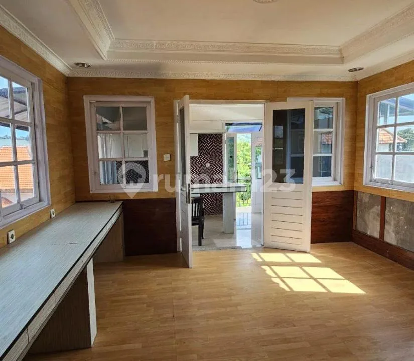 Dijual - Rumah 3 Lantai di Taman Mulya, Jimbaran - Image 4 of 4