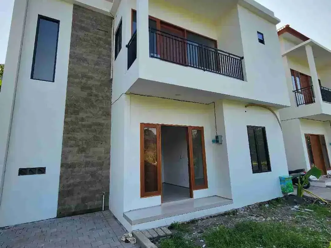 RUMAH BARU DI DALAM PERUMAHAN DEKAT KE CITRALAND BALI - Image 1 of 8