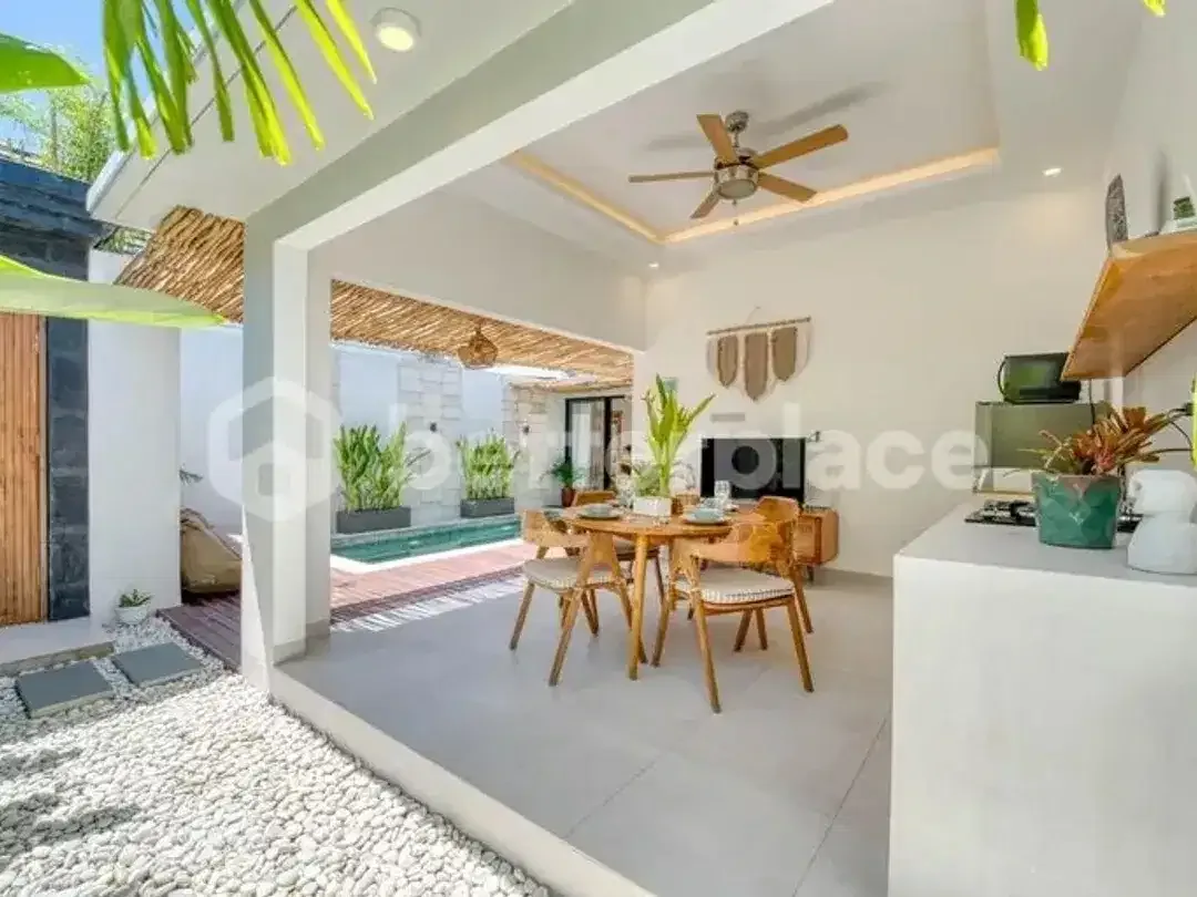 A Rare Turnkey Investment in Central Seminyak – Stunning Leasehold Tropical 2-Bed Villa Combining Traditional Balinese Architecture with Modern Lifest - Image 5 of 10