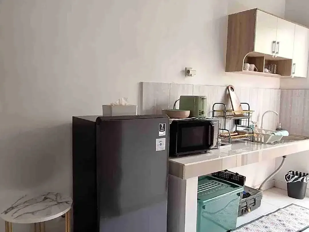 1 BEDROOM FLAT WITH PRIVATE GATE AND KITCHEN IN KEROBOKAN BALI - Image 9 of 10