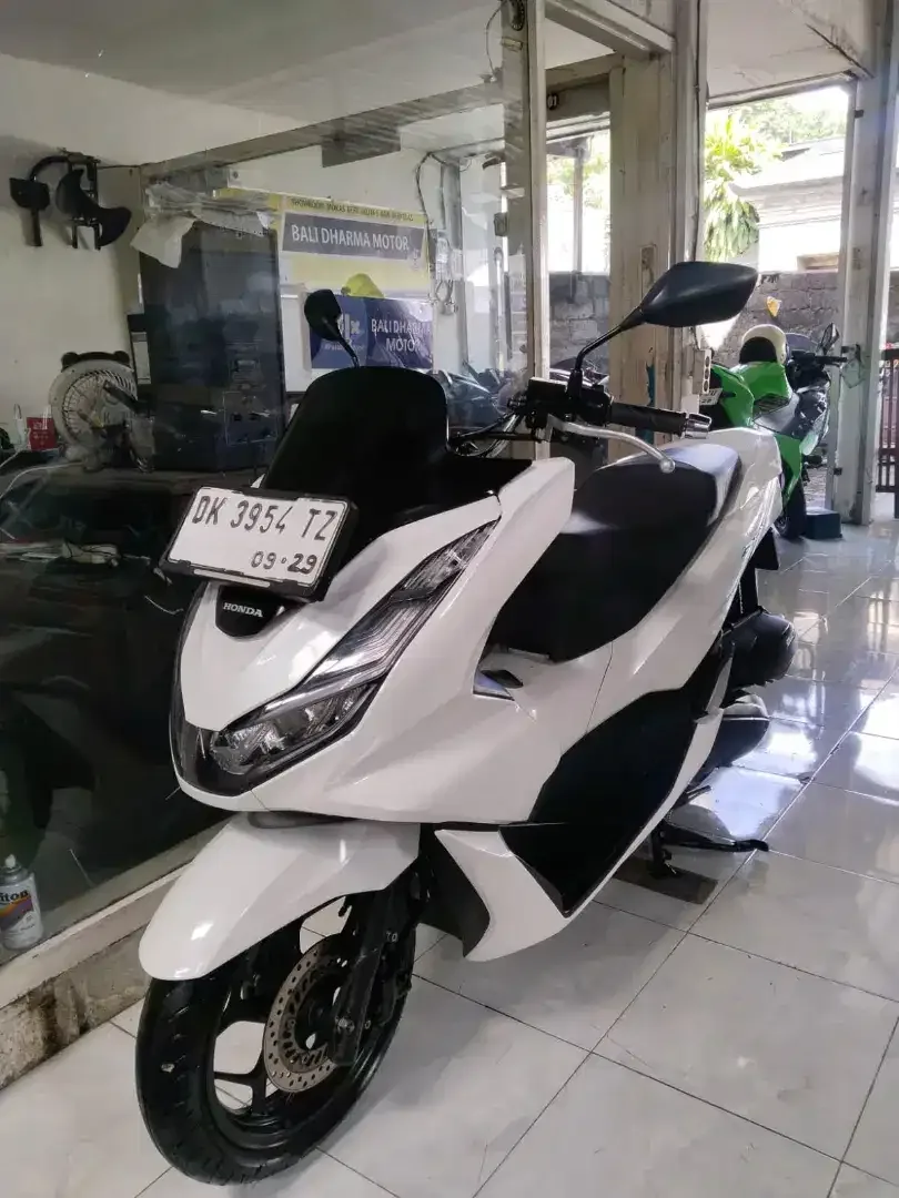 DP 2,2 JT/ BUNGA MENURUN 2% / HONDA PCX 160 TAHUN 2024 - Image 2 of 7