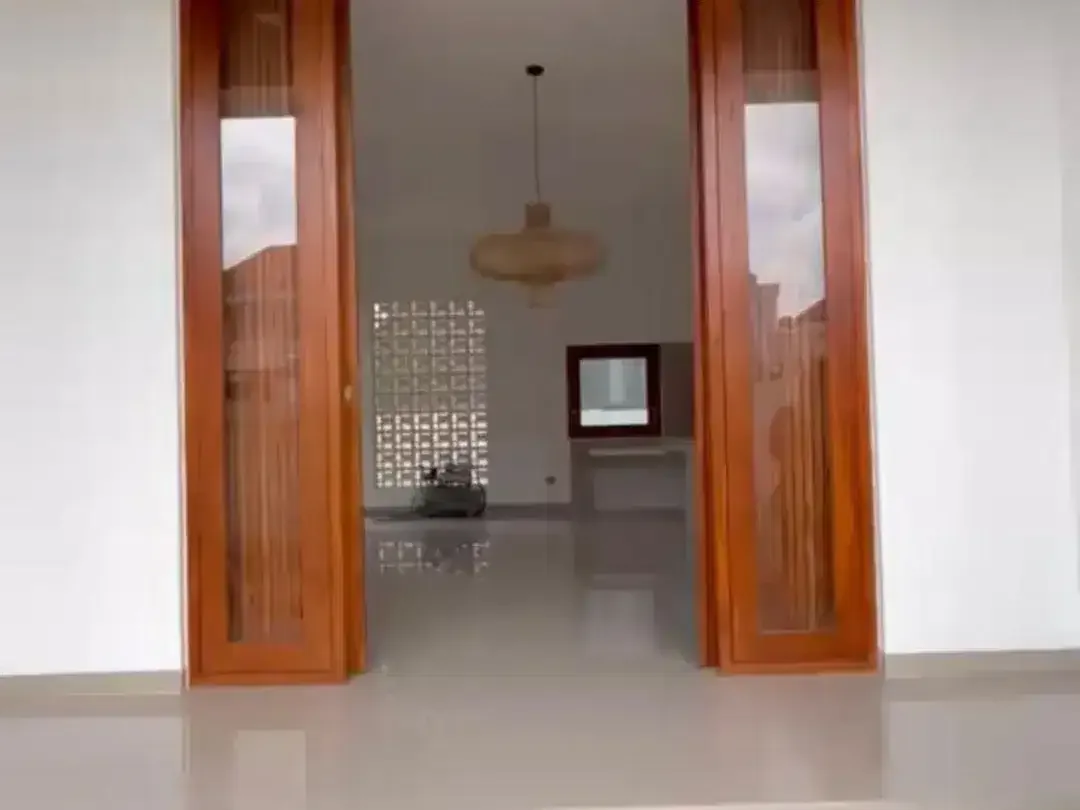 Dijual Rumah Siap Huni 3 Kamar SHM di Kerobokan Gatsu Barat Denpasar - Image 3 of 10